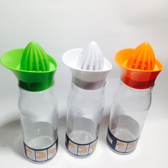 Lot of 3 b/h collection squeeze & pour glass carafe w/ juicer Lid 26.5 o… - Picture 2 of 6